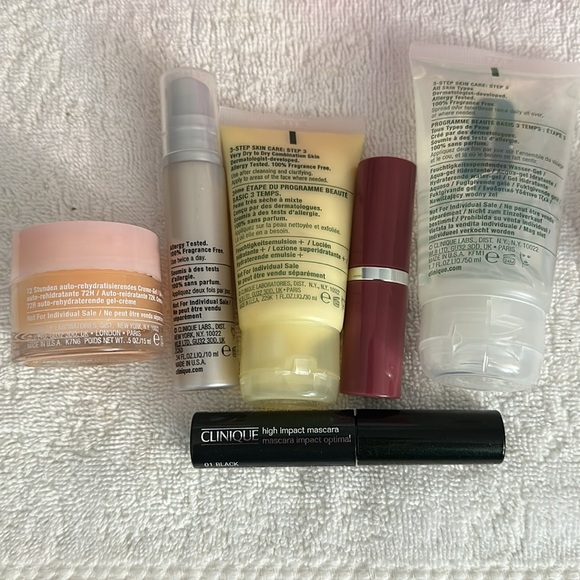 Clinique Skincare and Makeup Collection with Vibrant Pouch - Picture 6 of 6